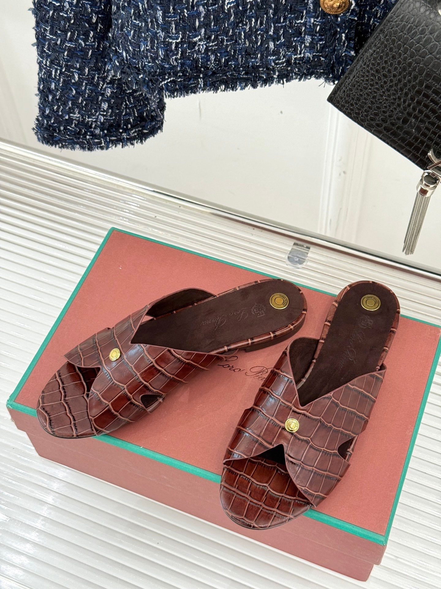 LP SANDALS 25S IN MAHOGANY RED LAMBSKIN SNAKE EMBOSSING