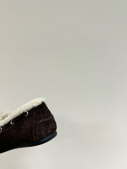 LACE-UP LOAFERS IN DARK CHOCOLATE SUEDE AND WHITE FLEECE LINING
