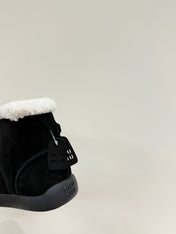 ANKLE BOOTS IN BLACK SUEDE AND FLEECE LINING