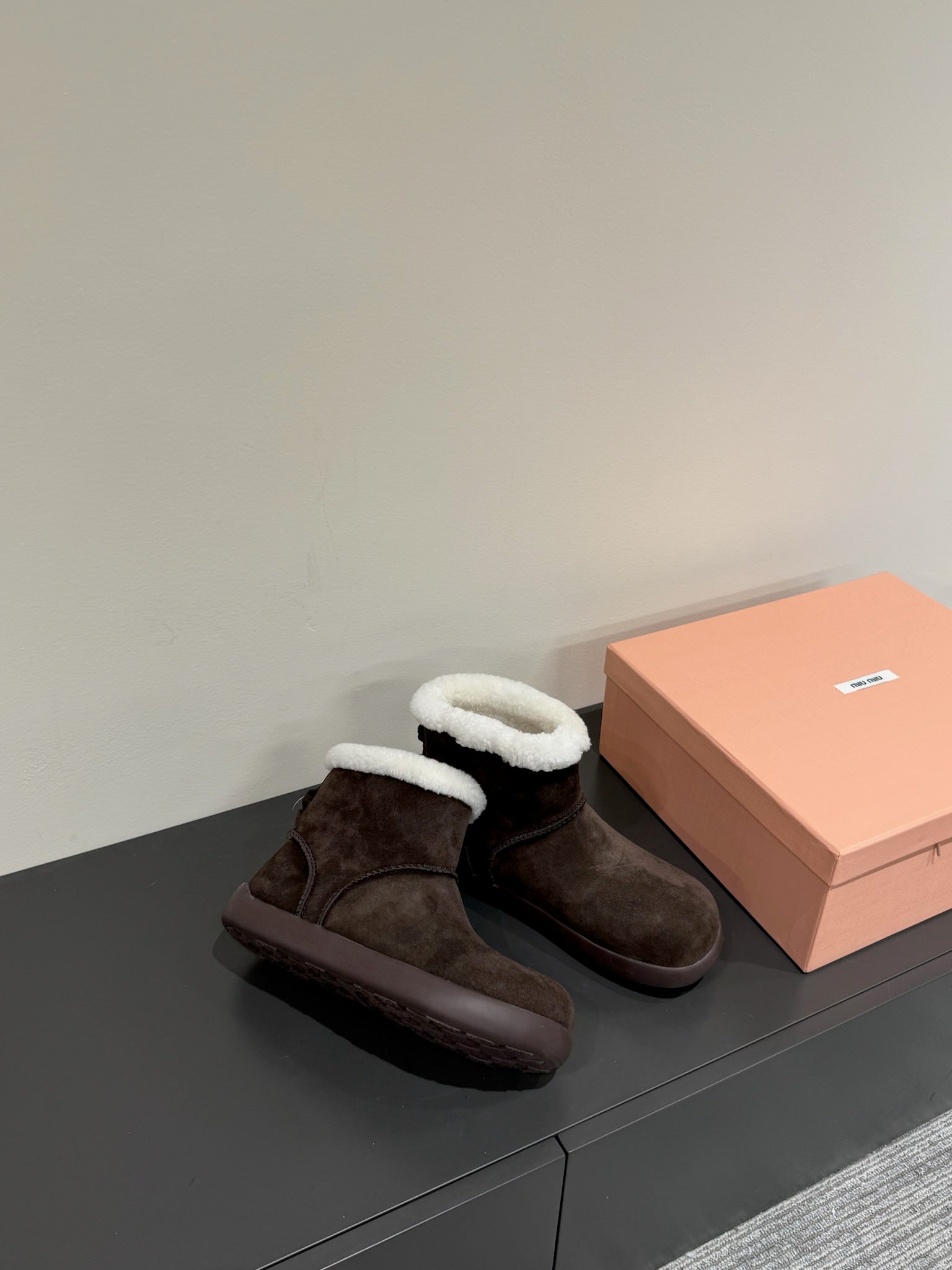 ANKLE BOOTS IN DARK CHOCOLATE SUEDE AND FLEECE LINING