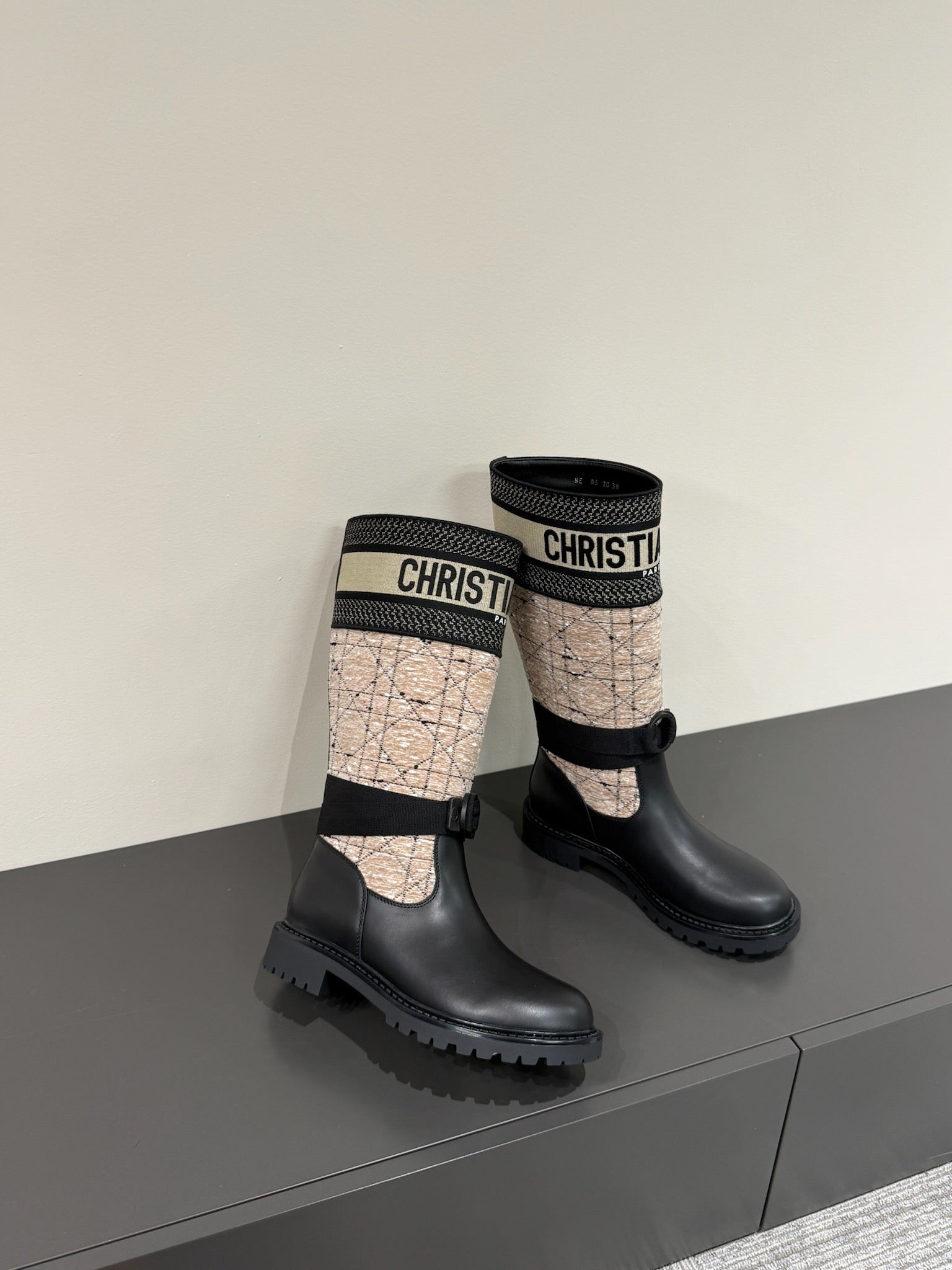 D-MAJOR BOOT TAUPE AND BLACK TECHNICAL FABRIC AND BLACK CALFSKIN