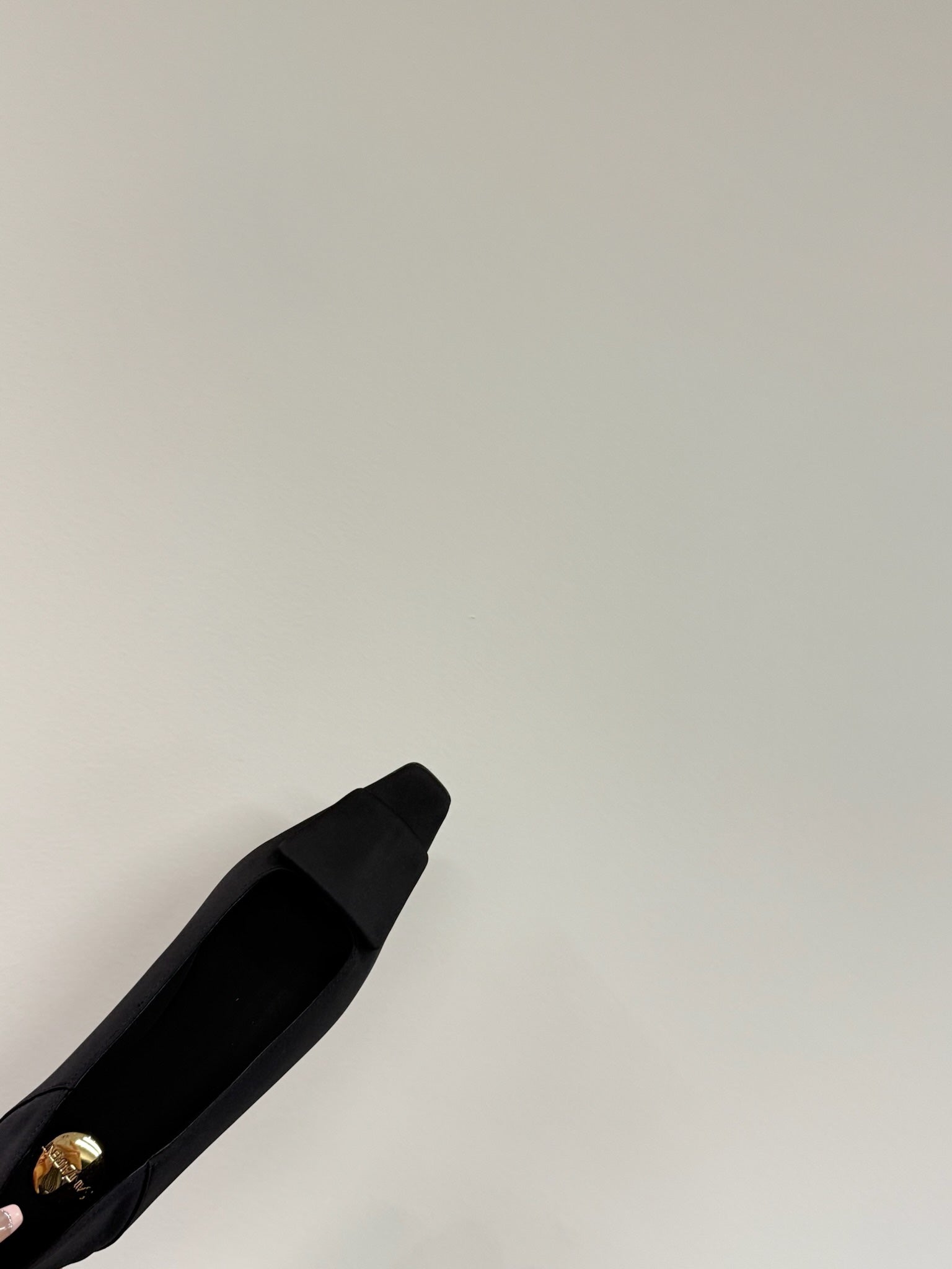 BALLERINA FLATS IN BLACK SATIN