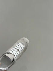 LACE-UP SNEAKER IN BEIGE SUEDE