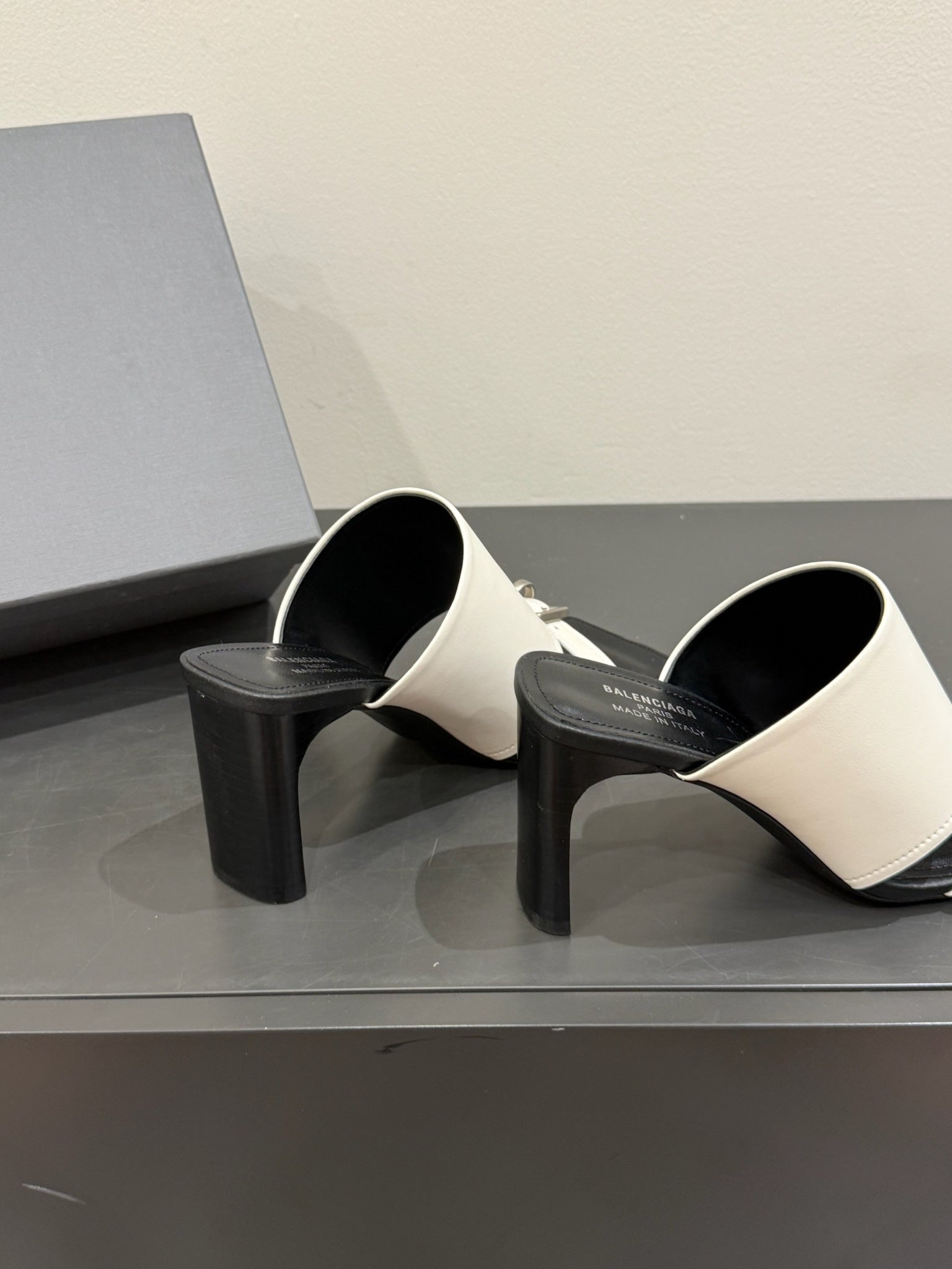 BALENCIAGA 25S HIGH-HEELED SANDALS IN WHITE CALFSKIN WITH SILVER HARDWARE