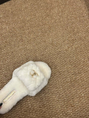 CHANEL 26S SLIDE SANDALS IN WHITE SHEARLING CC LOGO