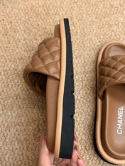CHANEL 26S SLIDE SANDALS IN BROWN QUILTED CALFSKIN SILVER HARDWARE