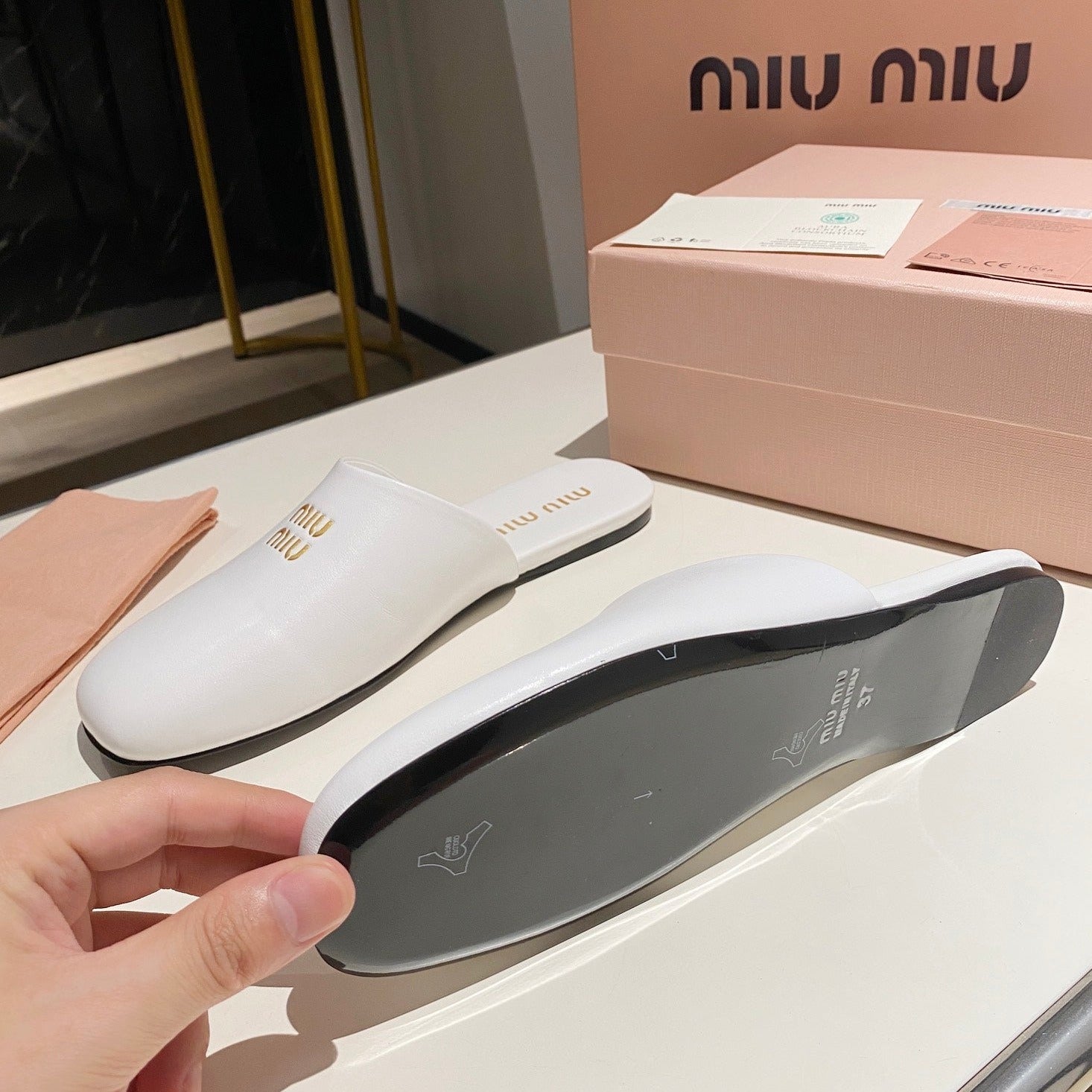 MULES SLIPPERS RETRO WHITE COWHIDE