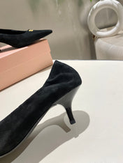 POINTED-TOE MID HEEL PUMPS IN BLACK SUEDE