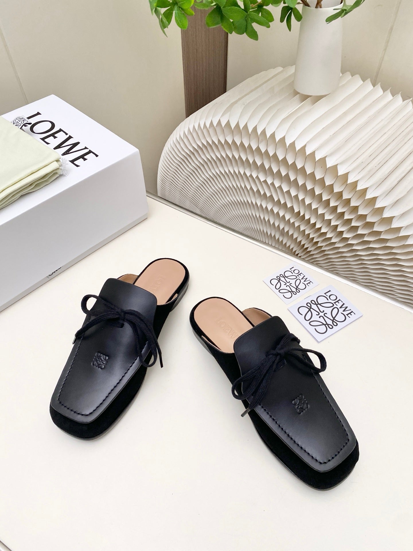 LOEWE 26S FLAT MULES IN BLACK CALFSKIN AND SUEDE