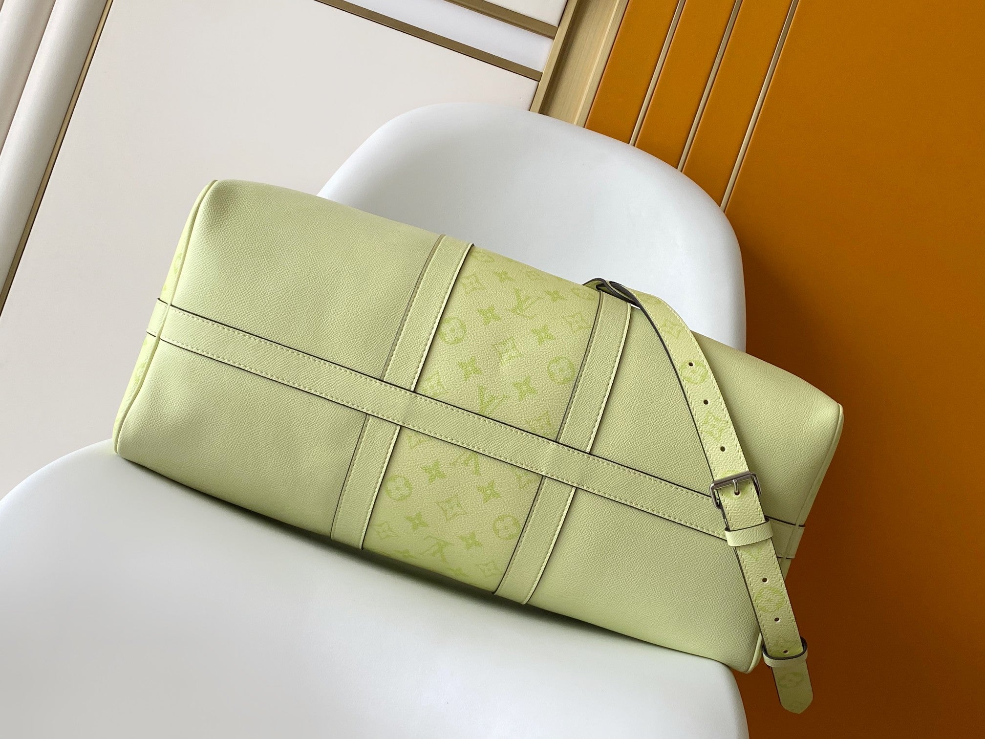 LV 25S KEEPALL BANDOULIÈRE 45 IN LIGHT OLIVE GREEN CALFSKIN SILVER HARDWARE