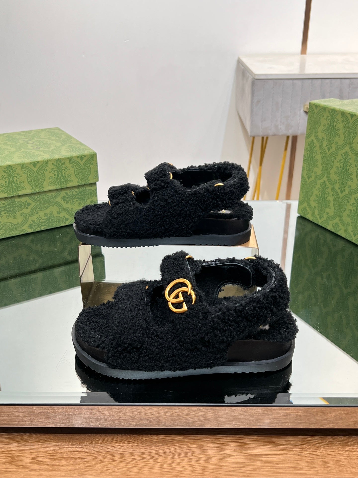 DAD SANDALS IN BLACK FLEECE WITH GOLD HARDWARE