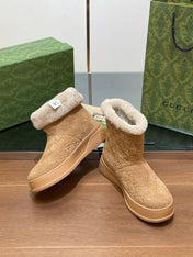 GG SNOW BOOTS IN CIDER BROWN EMBOSSED SUEDE AND BEIGE WOOL LINING