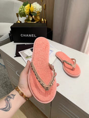 THONG SLIPPERS IN LIGHT PINK COWHIDE