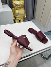 GG CASUAL SLIPPERS IN BURGUNDY RED CALFSKIN LOGO EMBOSSING