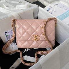 SMALL FLAP BAG 20 IN PEACH PINK LAMBSKIN GOLD HARDWARE