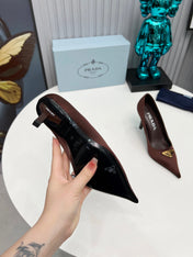 HIGH-HEEL PUMPS IN CHOCOLATE BROWN SATIN