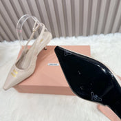POINTED-TOE SLINGBACK IN BEIGE LAMBSKIN