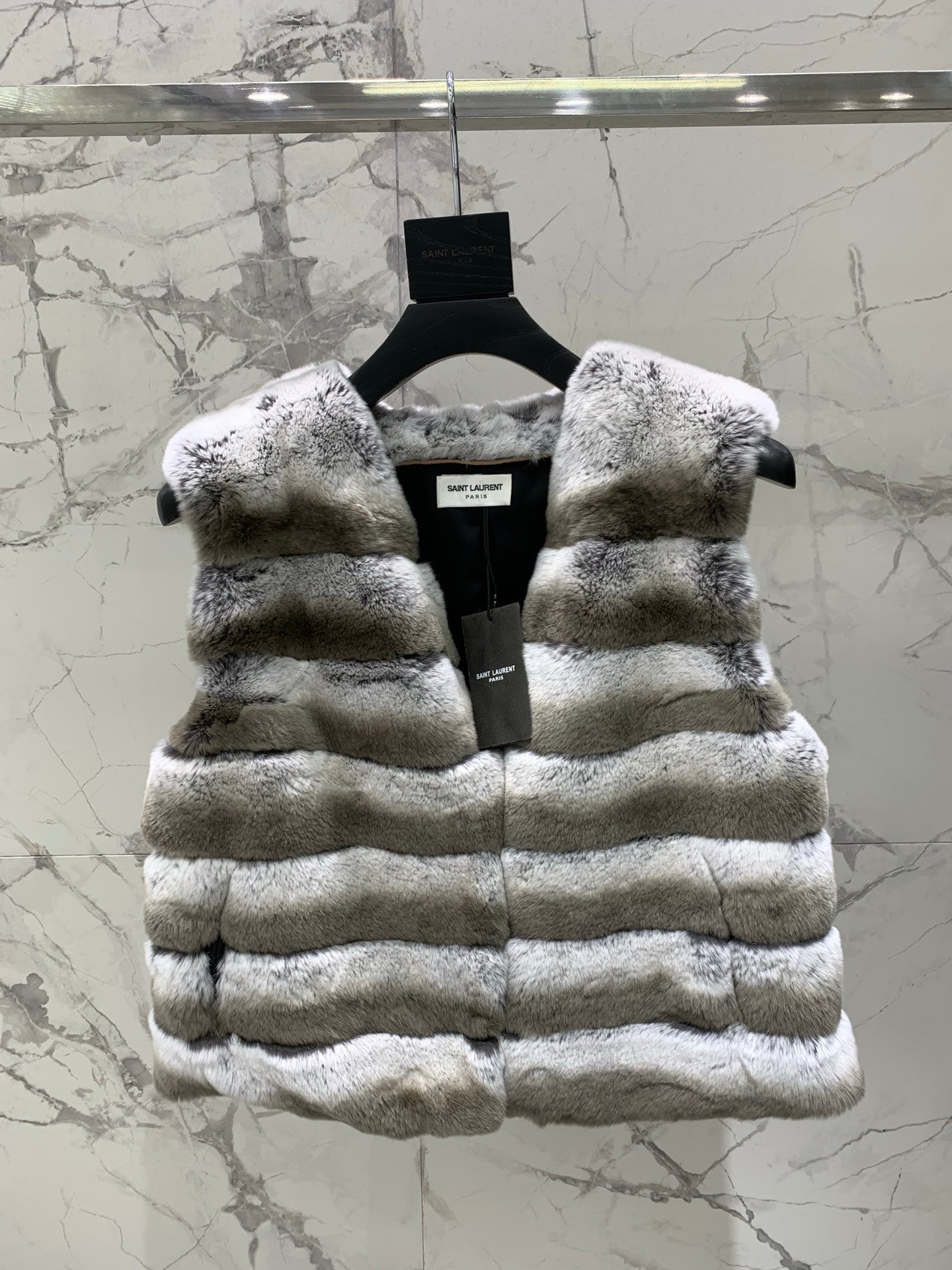 YSL 25S FUR VEST STYLE 223