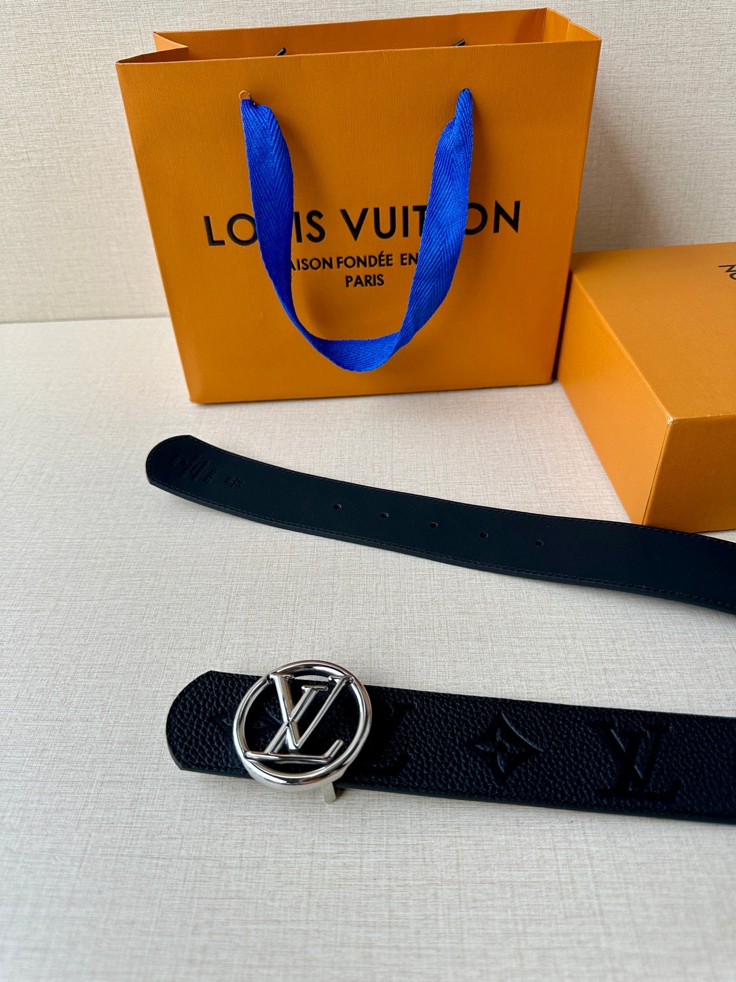 LV 25S BELT 40 MM IN BLACK CALFSKIN WITH SILVER HARDWARE 593263