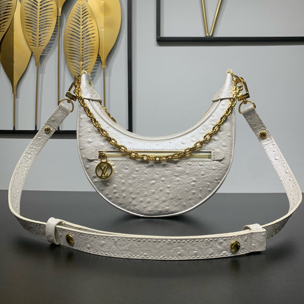 LOOP 23 IN WHITE PEARL OSTRICH LEATHER GOLD HARDWARE