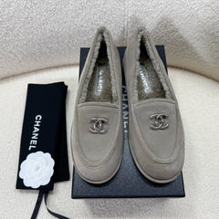 LOAFER IN SMOKE GRAY SUEDE AND WOOL LINING