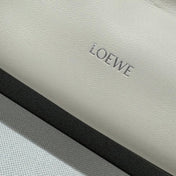 LOE MEDIUM 30 FLAMENCO PURSE BUCKET IN WHITE LAMBSKIN