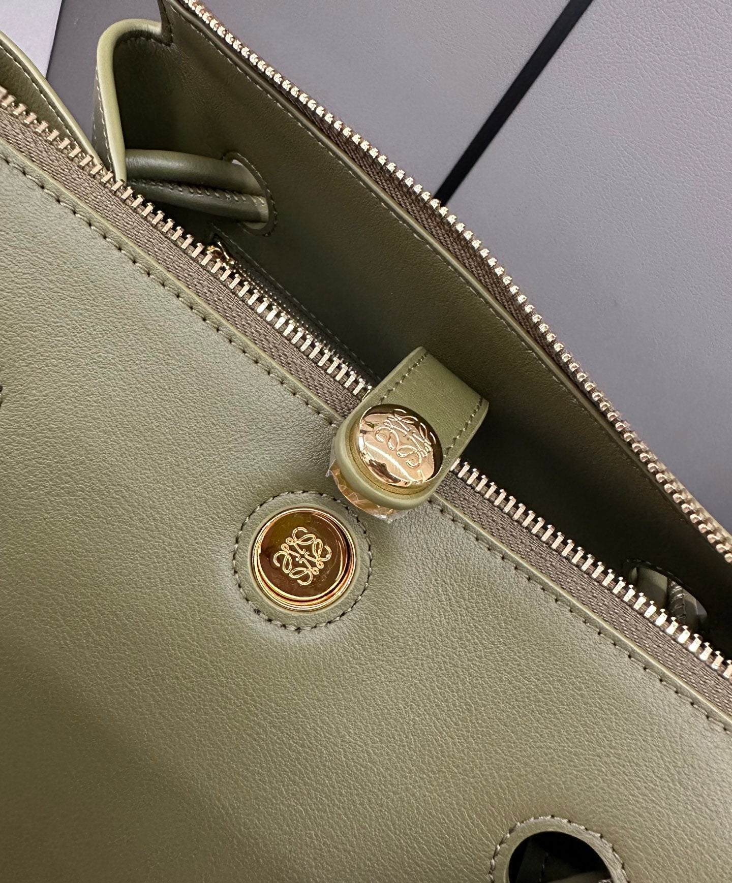 LOEWE 25S MEDIUM MADRID BAG 23 IN OLIVE GREEN CALFSKIN GOLD HARDWARE