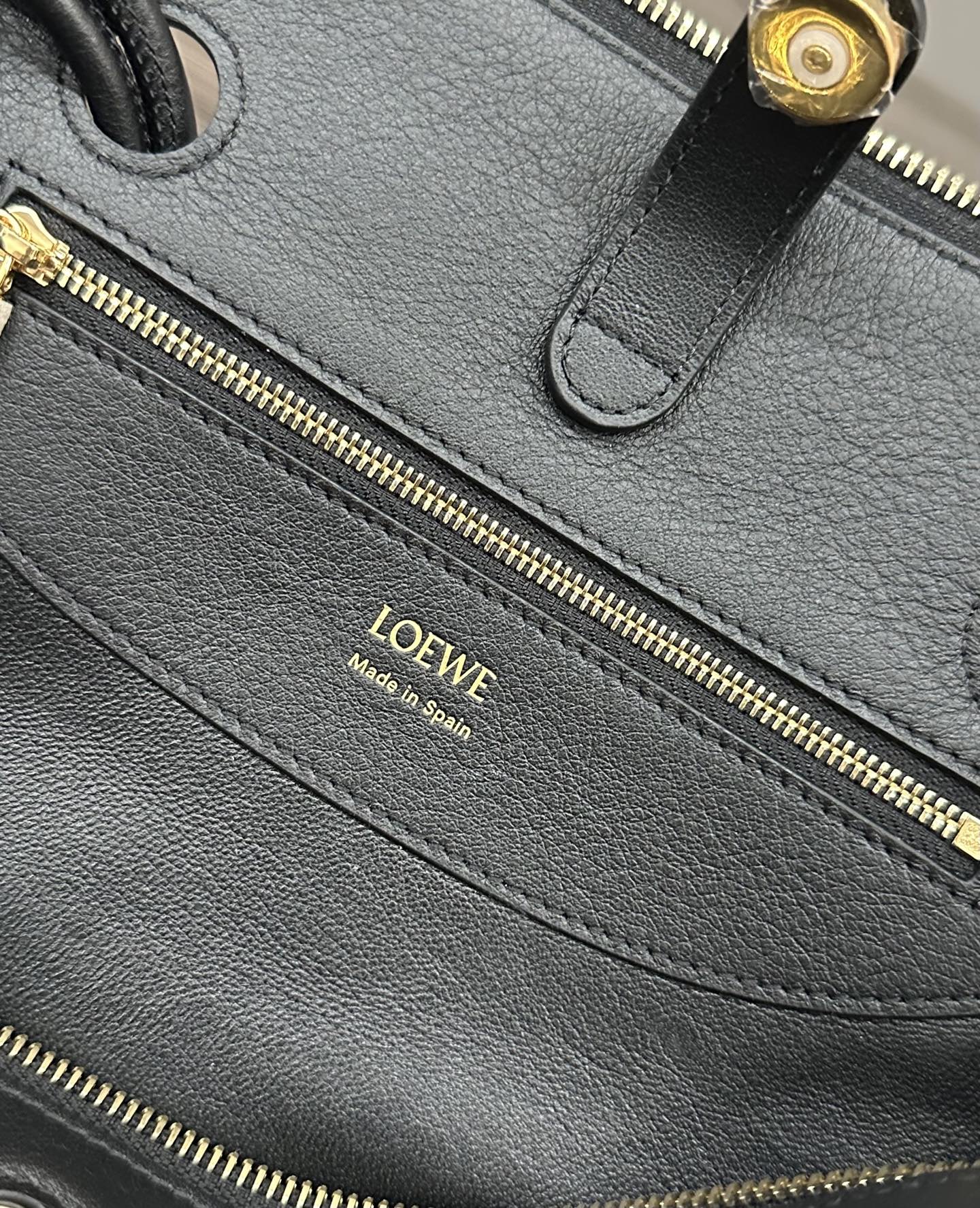 LOEWE 25S MEDIUM MADRID BAG 23 IN BLACK CALFSKIN GOLD HARDWARE