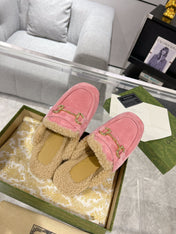 HORSEBIT MULE IN SALMON PINK SUEDE AND FLEECE LINING
