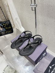 PRA PATENT LEATHER THONG SANDALS BLACK