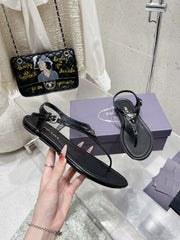 PRA PATENT LEATHER THONG SANDALS BLACK