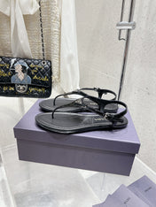 PRA PATENT LEATHER THONG SANDALS BLACK