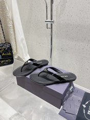 PRA PATENT LEATHER THONG SLIPPER BLACK