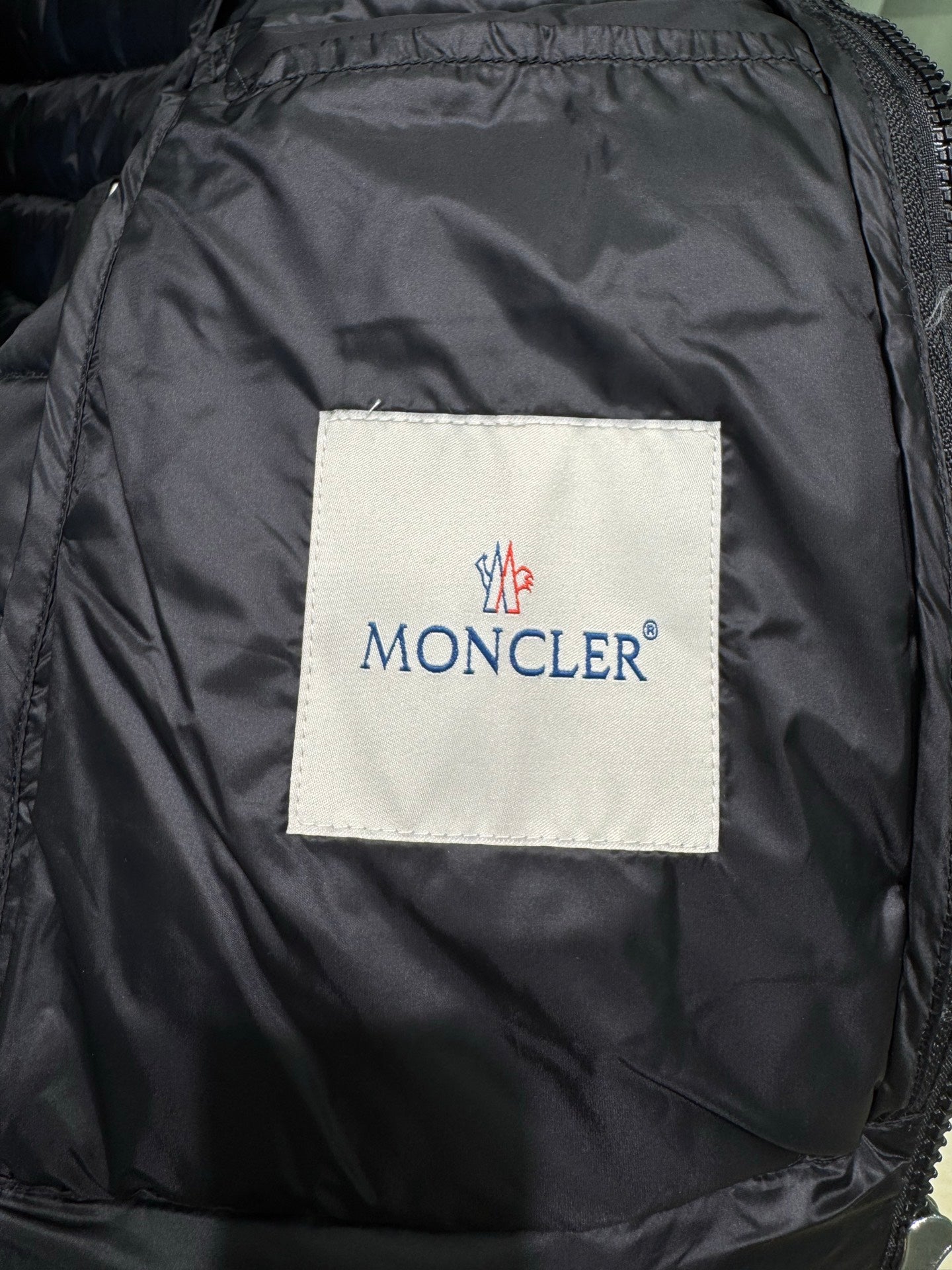 MONCLER 25S DOWN JACKET IN BLACK 010