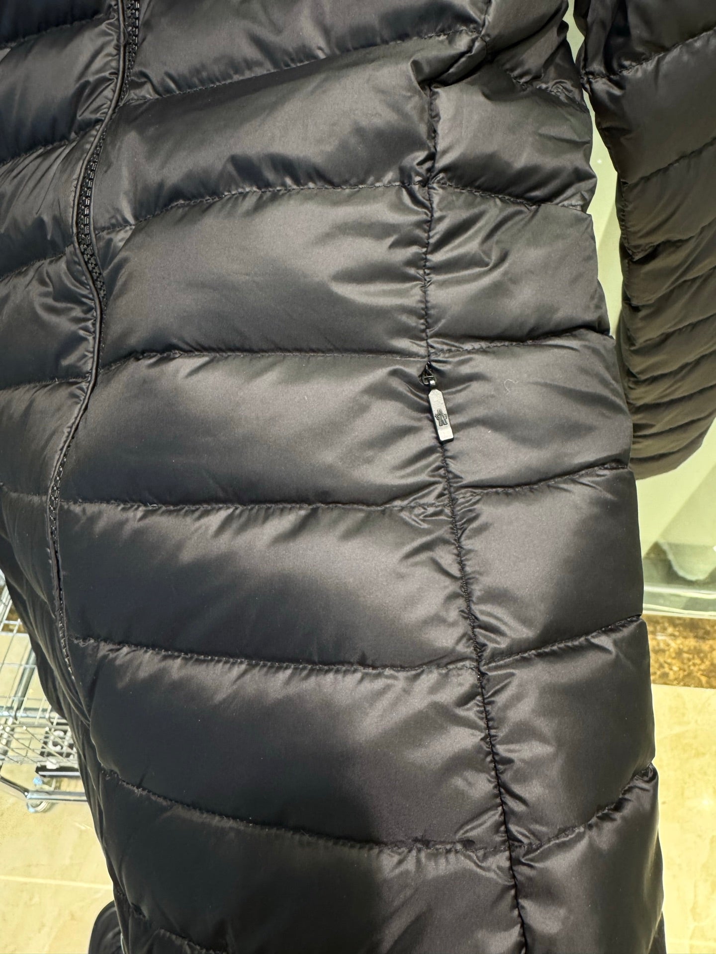 MONCLER 25S DOWN JACKET IN BLACK 010