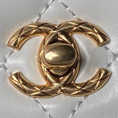 CHANEL 25S CLASSIC COCO HANDLE BAG 23 CM IN WHITE LAMBSKIN WITH GOLD HARDWARE