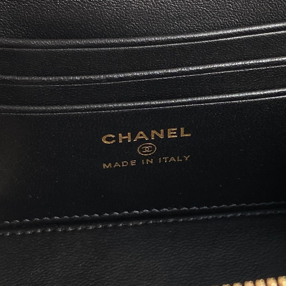 CHANEL 25S VANITY CASE 17 IN BLACK PATENT CALFSKIN GOLD HARDWARE