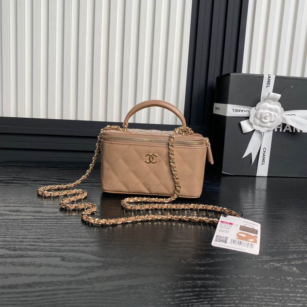 CHANEL 25S VANITY CASE 17 IN TAN BROWN PATENT CALFSKIN GOLD HARDWARE