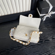 MEDIUM FLAP BAG 26 IN WHITE CALFSKIN GOLD DOUBLE C THICK CHAIN