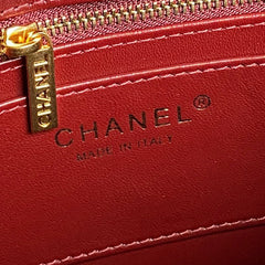 HANDBAG 21 IN GARNET RED DIAMOND PATTERN QUILTED SHINY LAMBSKIN GOLD HARDWARE