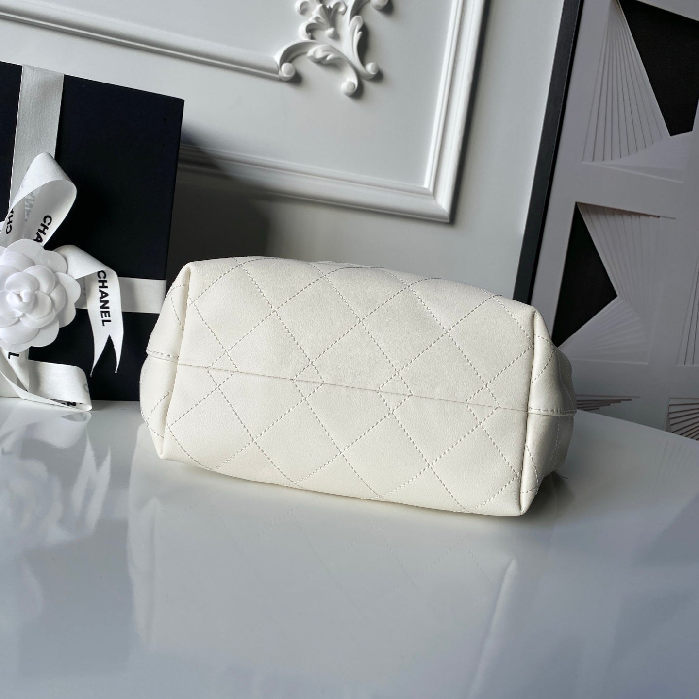 CHANEL 25S HOBO BAG 32 IN CREAM WHITE LAMBSKIN