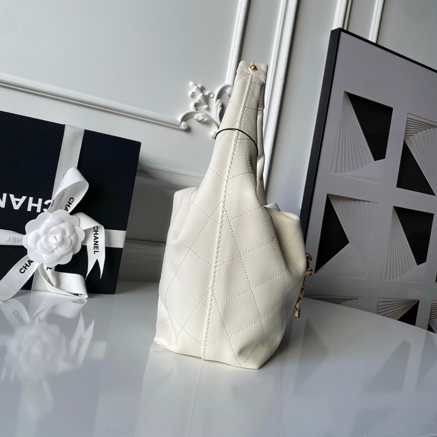 CHANEL 25S HOBO BAG 32 IN CREAM WHITE LAMBSKIN