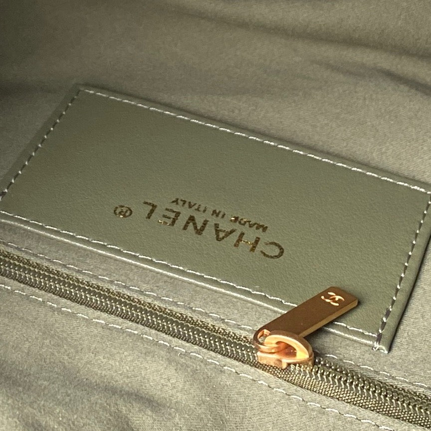 CHANEL 25S HOBO BAG 45 IN DARK GREEN LAMBSKIN