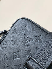 LV 25S GETAWAY MESSENGER BAG 20 IN BLACK MONOGRAM SHADOW EMBOSSED CALFSKIN