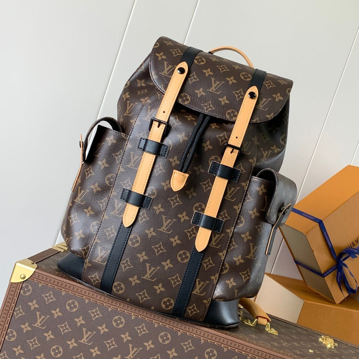 LV 25S CHRISTOPHER BACKPACK 44 IN BROWN AND BLACK CANVAS MONOGRAM
