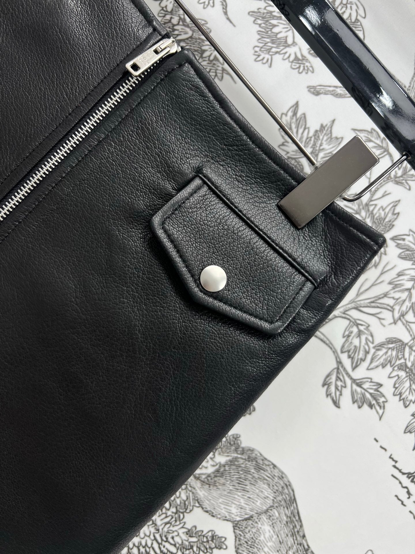 PRADA SHORT LEATHER SKIRT WITH ZIPPER 274475