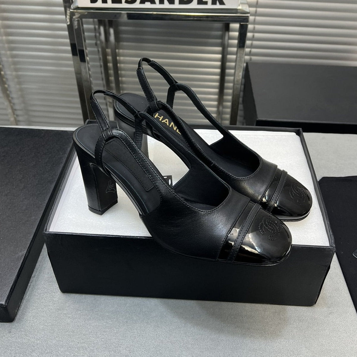 slingback beige black lambskin square toe 9.5