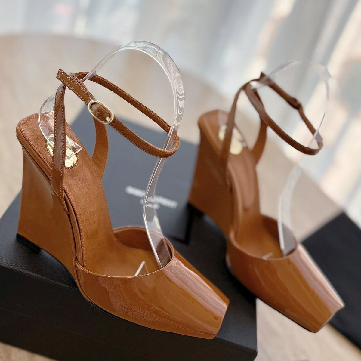 LA SCANDALE HIGH 10 CM WEDGE SANDALS IN BRONZE BROWN PATENT LEATHER