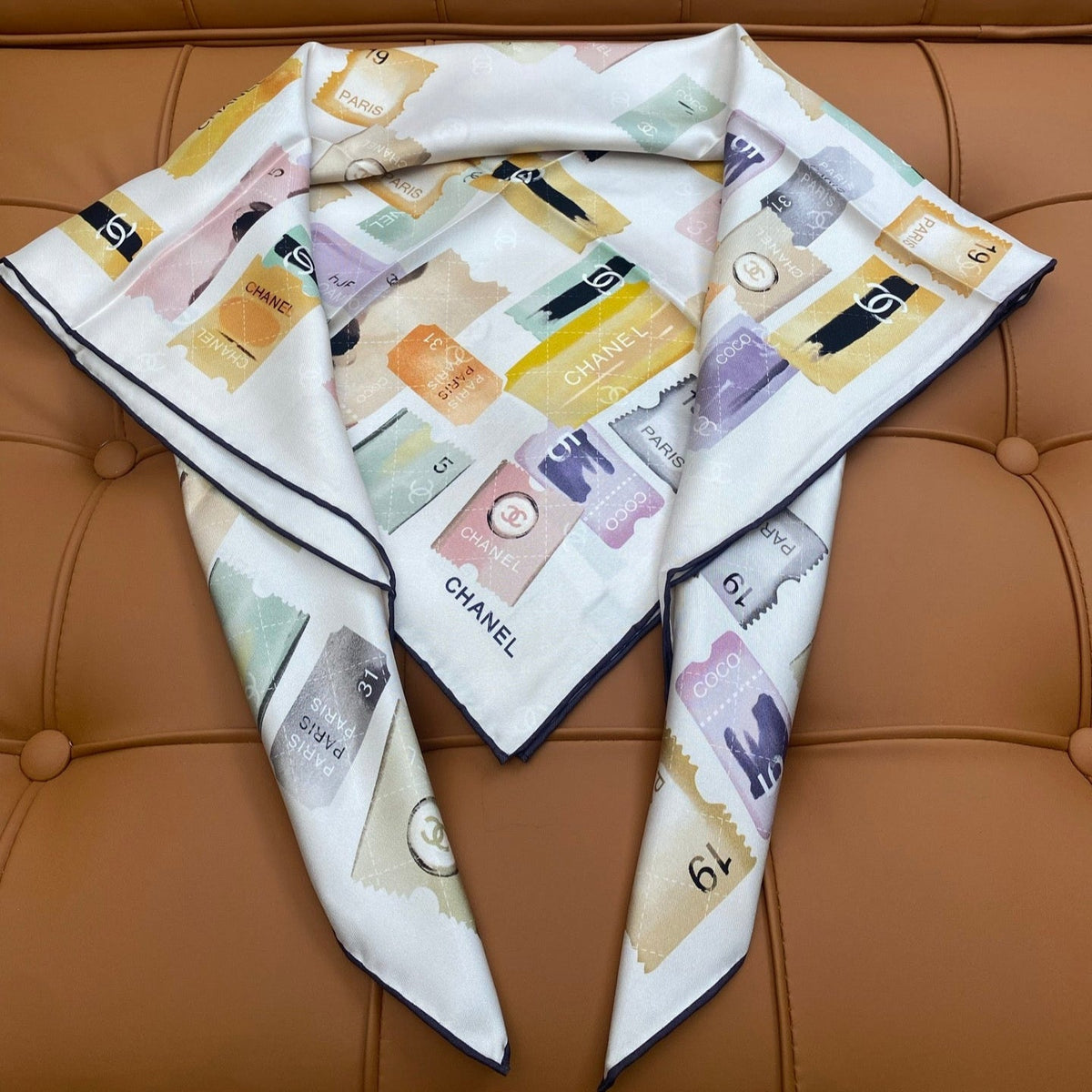 CHANEL 25S SCARF 90 IN SILK 703700