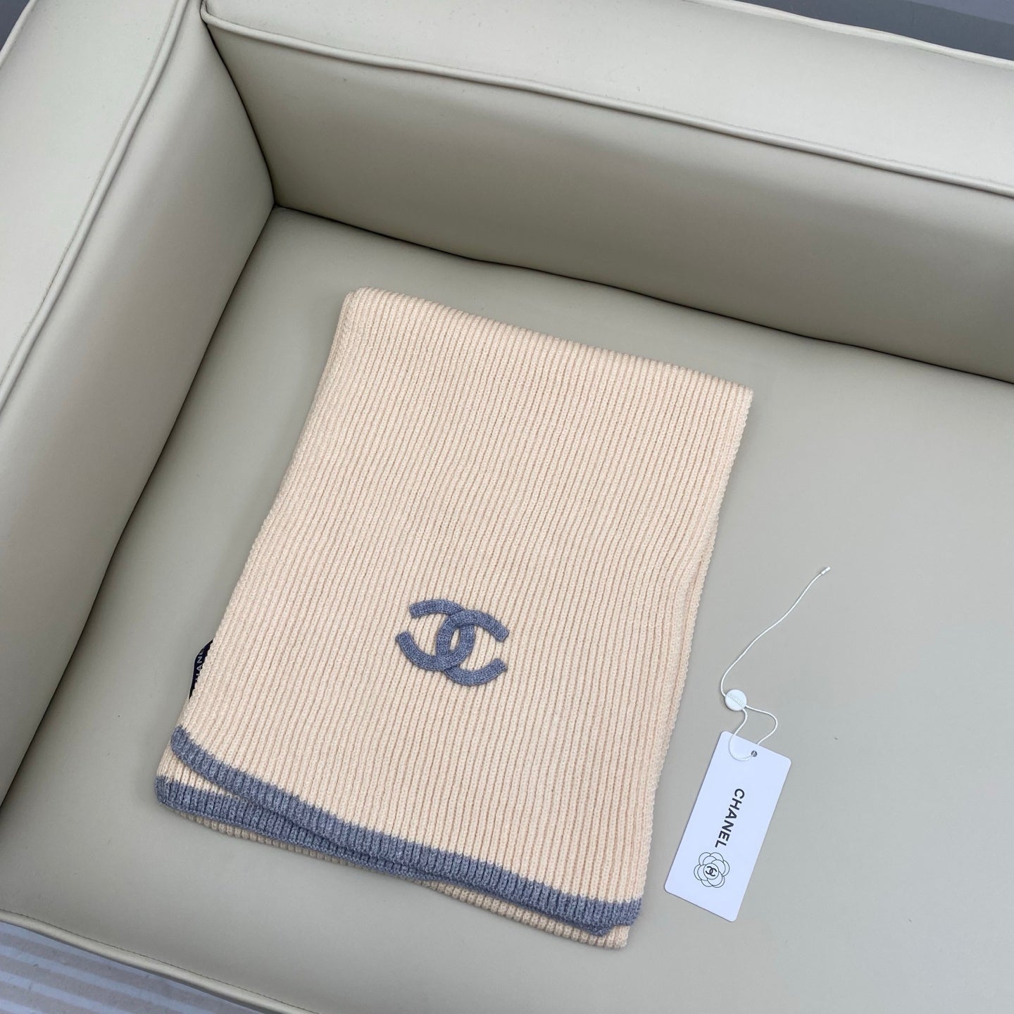 CHANEL 25S SCARF IN CASHMERE 931290